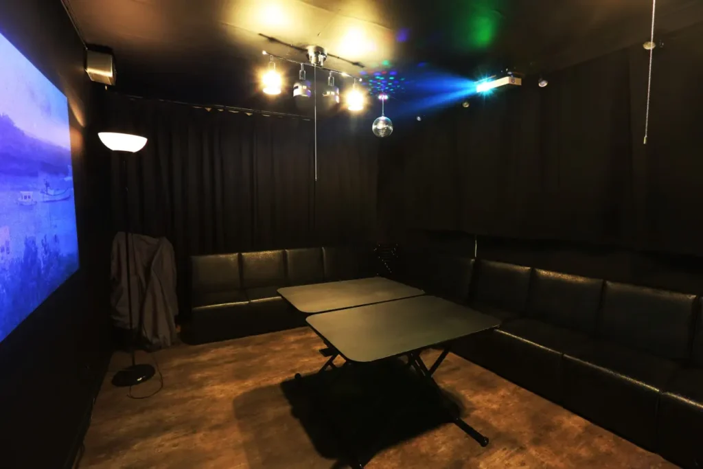 撮影利用OK★YouTube・テレビ・ 動画撮影大歓迎!完全貸切BBQ【バーベキューハウス東京】 5 プロジェクターで大画面も楽しめる